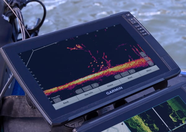 Garmin LiveScope™ Sonars  See Below Water in Real-Time