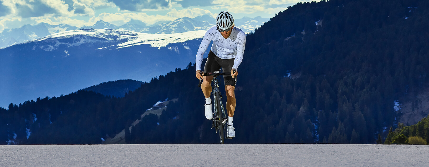 Qué eres más de ciclismo de carretera o de montaña? - Garmin Blog